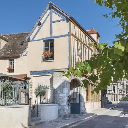 Hôtel Aux Vieux Remparts, The Originals Relais Provins Exterior foto