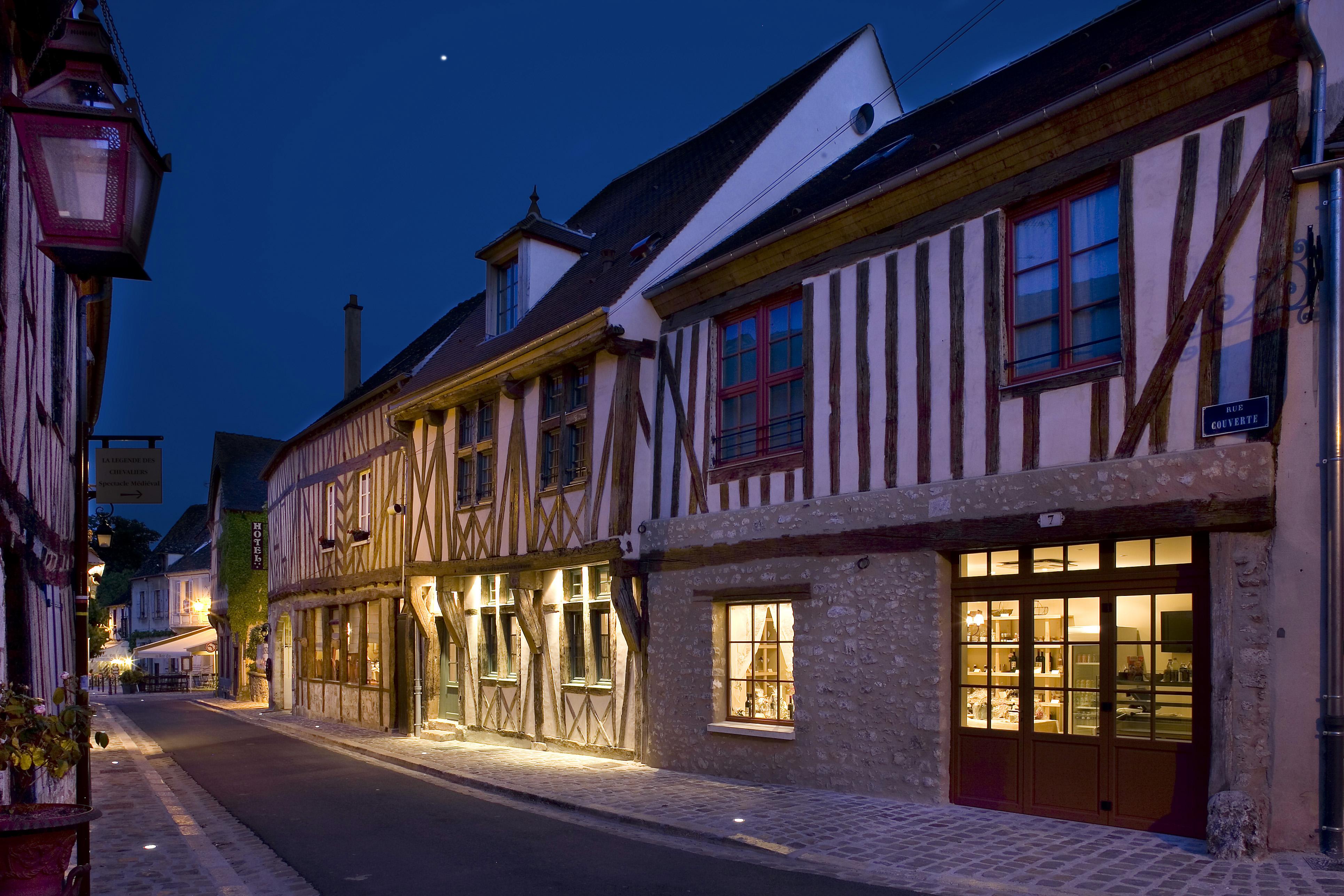 Hôtel Aux Vieux Remparts, The Originals Relais Provins Exterior foto